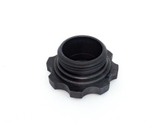 Poklopac cevi za sipanje<br>ulja u motor traktora